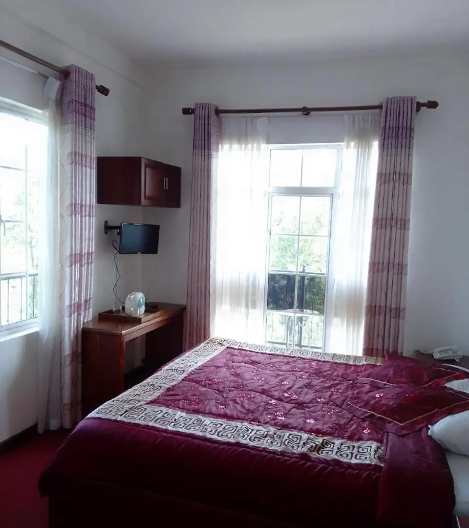 Tealeaf Holiday Inn Nuwara Eliya 3*,